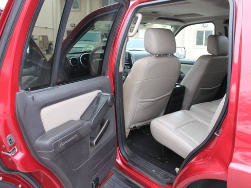 Used 2008 Ford Explorer XLT image 27