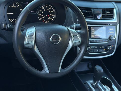 Used 2017 Nissan Altima 2.5 SV FWD image 7
