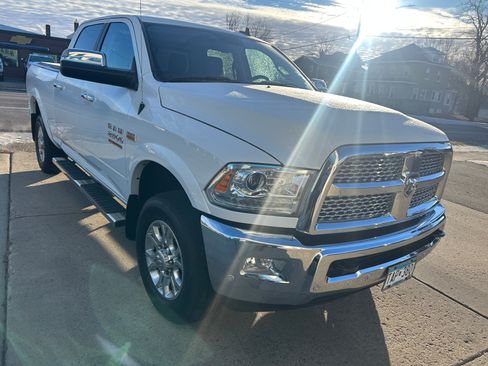 Used 2016 RAM 2500 Laramie w/ Convenience Group image 4