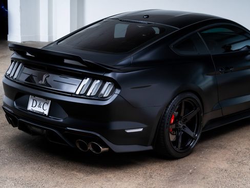 Used 2020 Ford Mustang Shelby GT500 w/ Technology Package RWD image 9