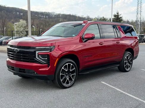 New 2026 Chevrolet Suburban RST w/ RST Capability Package AWD/4WD image 11