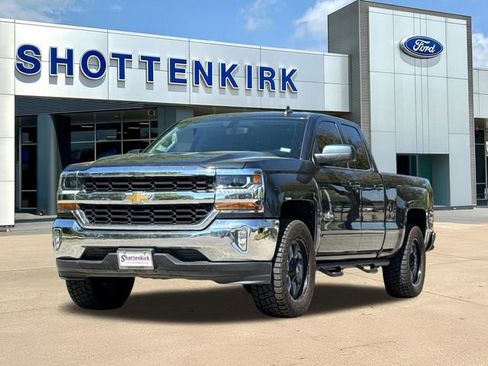 Used 2018 Chevrolet Silverado 1500 LT w/ Texas Edition image 3