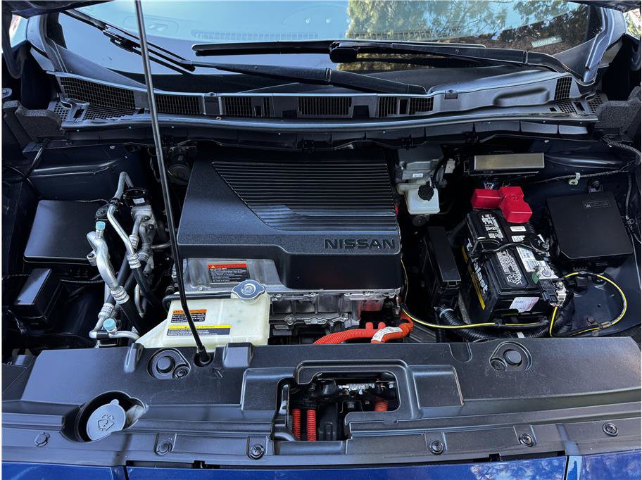 Used 2018 Nissan Leaf SL w/ SL Technology Package FWD image 29