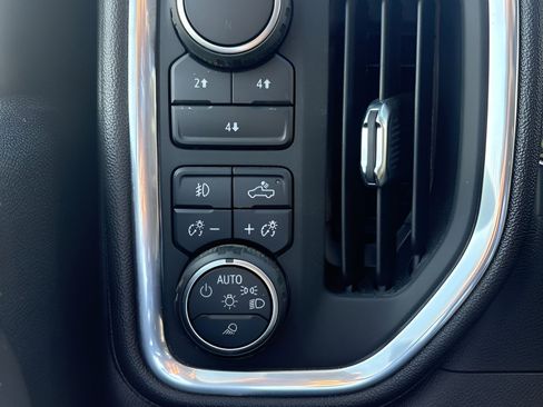 Used 2022 Chevrolet Silverado 3500 LTZ w/ LTZ Convenience Package AWD/4WD image 22