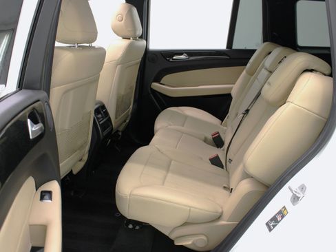 Used 2018 Mercedes-Benz GLS 450 4MATIC image 38