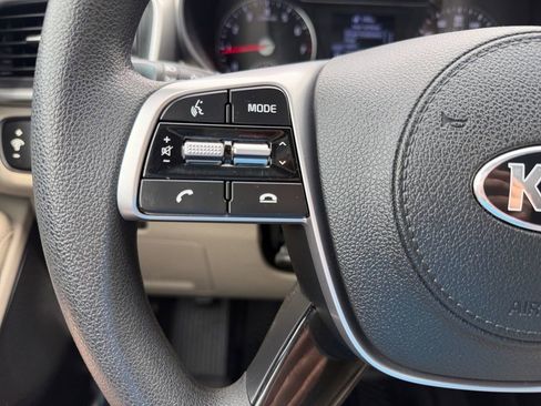 Used 2020 Kia Sorento LX FWD image 23
