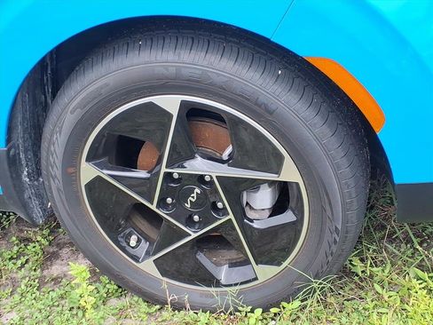 Used 2024 Kia Soul EX image 8