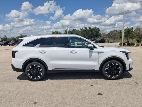 New 2026 Kia Sorento EX FWD image 4