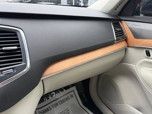 Used 2021 Volvo XC90 T6 Momentum w/ Climate Package image 29