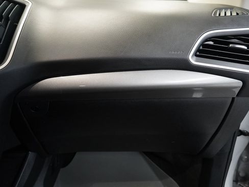 Used 2019 Ford Edge SEL image 34