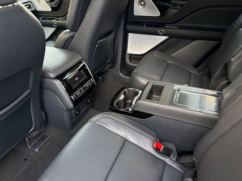 New 2026 Lincoln Aviator Reserve image 11