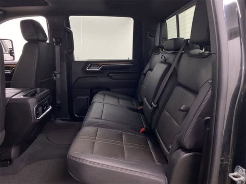 Used 2024 Chevrolet Silverado 2500 High Country w/ High Country Premium Package image 17