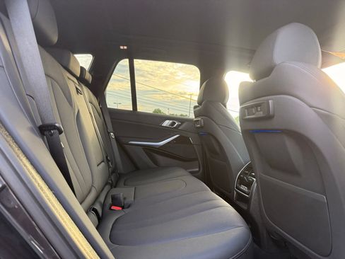 Used 2019 BMW X5 xDrive40i w/ Convenience Package AWD/4WD image 32