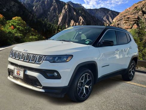 Used 2025 Jeep Compass Limited AWD/4WD image 5