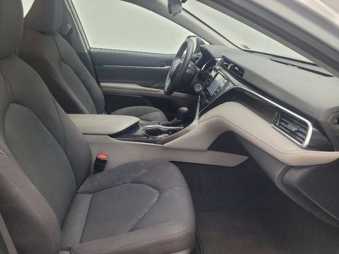 Used 2020 Toyota Camry LE image 21