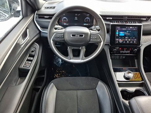 Certified 2024 Jeep Grand Cherokee L Laredo image 12