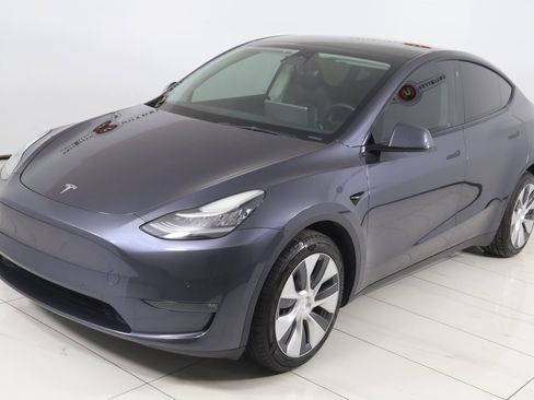 Used 2022 Tesla Model Y Long Range image 23