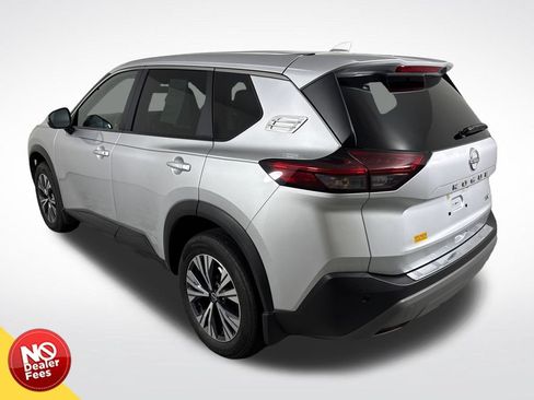 Used 2022 Nissan Rogue SV FWD image 6