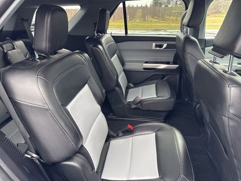 Used 2023 Ford Explorer XLT w/ Equipment Group 202A image 13