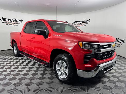 Used 2022 Chevrolet Silverado 1500 LT AWD/4WD image 5