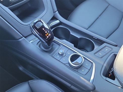 Used 2025 Cadillac XT6 Sport w/ Technology Package image 15