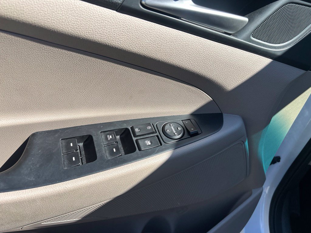 Used 2019 Hyundai Tucson Value FWD image 12