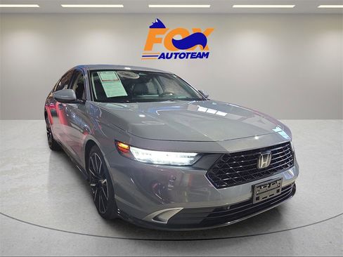 Used 2024 Honda Accord Touring image 5