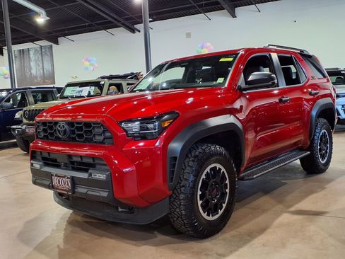 Used 2025 Toyota 4Runner TRD Off-Road Premium AWD/4WD image 3