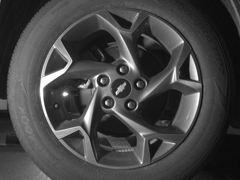 Used 2025 Chevrolet Trax LT image 12