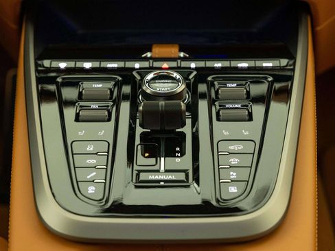 New 2026 Aston Martin DBX 707 image 34