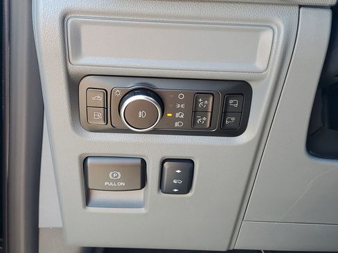 Used 2025 Ford F150 Lariat w/ Equipment Group 502A High AWD/4WD image 22