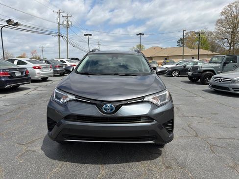 Used 2018 Toyota RAV4 LE image 7