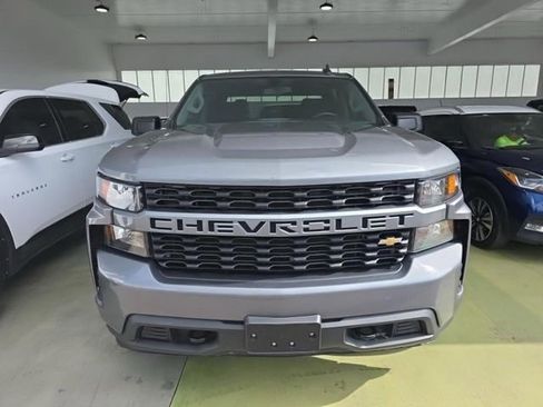 Used 2020 Chevrolet Silverado 1500 Custom w/ Custom Value Package AWD/4WD image 4