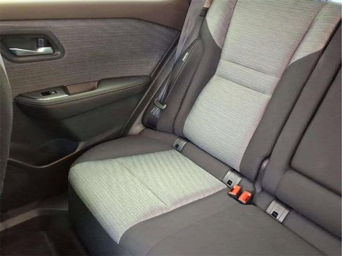 Used 2023 Nissan Rogue SV image 16