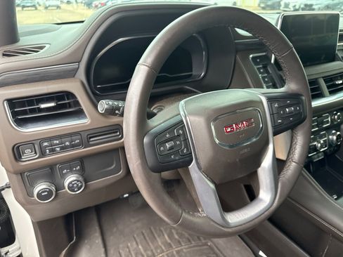 Used 2022 GMC Yukon SLT w/ SLT Luxury Package RWD image 17