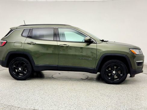 Used 2021 Jeep Compass Latitude w/ Convenience Group AWD/4WD image 4
