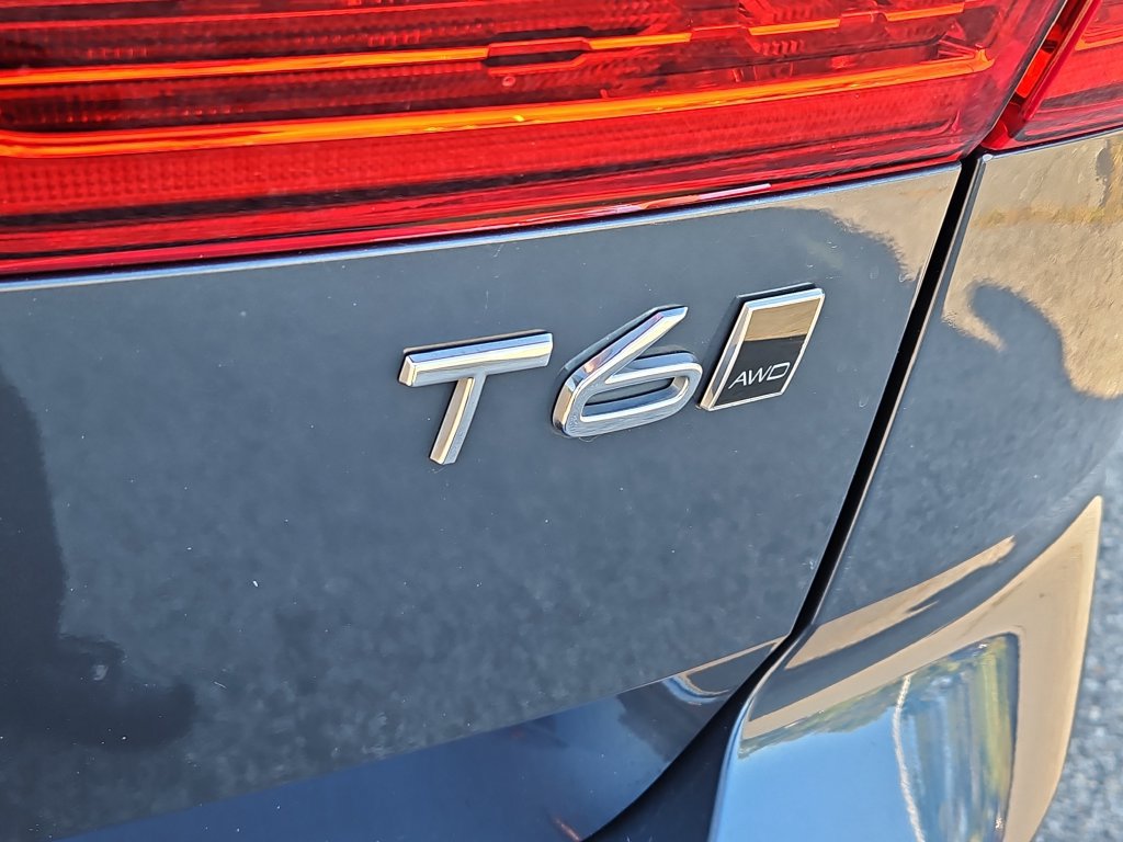 Used 2019 Volvo XC60 T6 Momentum w/ Multimedia Package AWD/4WD image 12