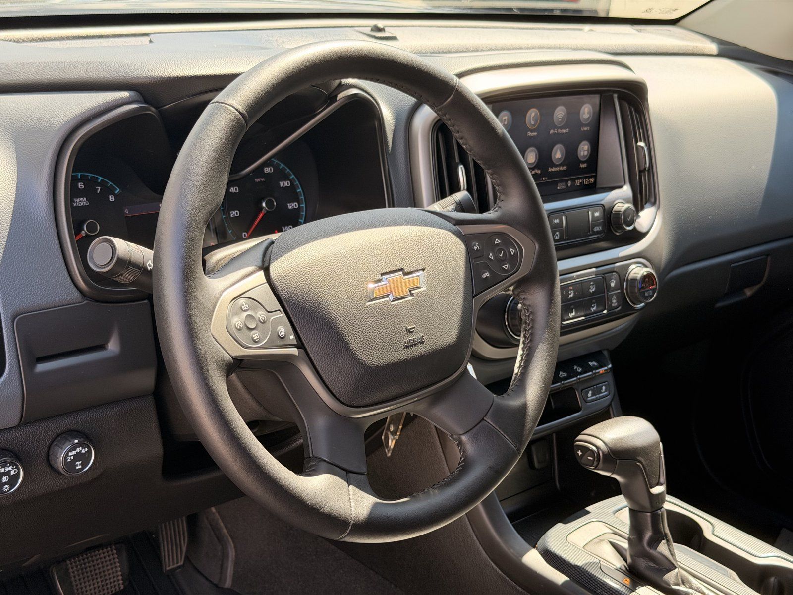 Used 2021 Chevrolet Colorado Z71 w/ Z71 Midnight Edition AWD/4WD image 17