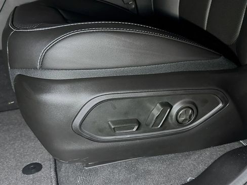 New 2025 Jeep Grand Cherokee Limited w/ Luxury Tech Group II image 14