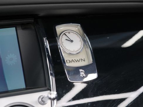 Used 2016 Rolls-Royce Dawn image 47