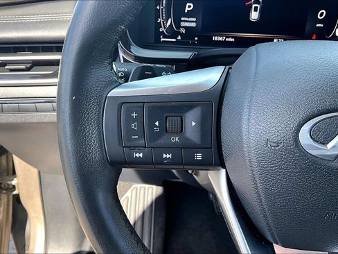Used 2023 INFINITI QX60 Luxe w/ Performance Audio Package FWD image 11