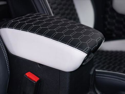 Used 2025 Jeep Gladiator Sport image 48