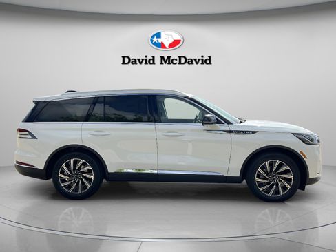 New 2026 Lincoln Aviator 2WD image 8