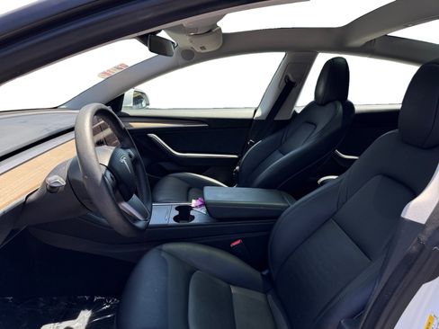 Used 2023 Tesla Model 3 Standard Range RWD image 9