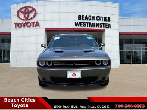 Used 2017 Dodge Challenger SXT w/ Cold Weather Group RWD image 4