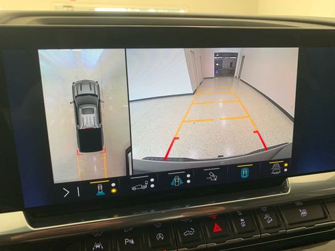 Used 2023 Chevrolet Silverado 1500 LTZ w/ Technology Package AWD/4WD image 37