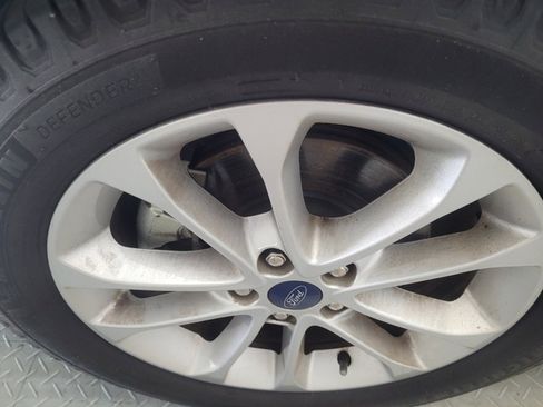 Used 2020 Ford Fusion SE image 31