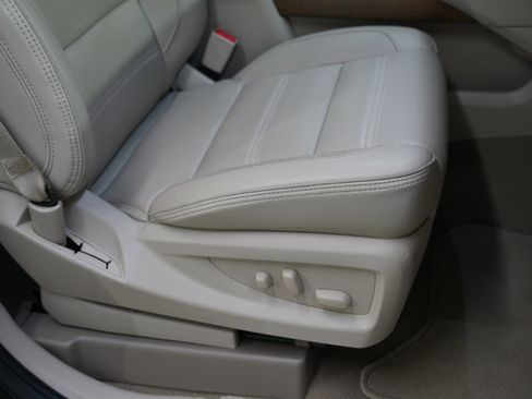 Used 2019 GMC Yukon XL Denali w/ Denali Ultimate Package image 24