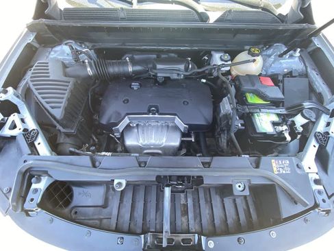 Used 2021 GMC Acadia SLE FWD image 25