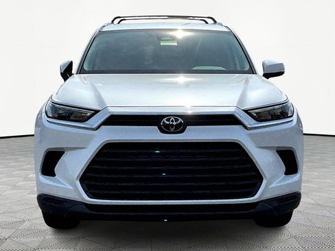 Used 2024 Toyota Grand Highlander XLE image 2